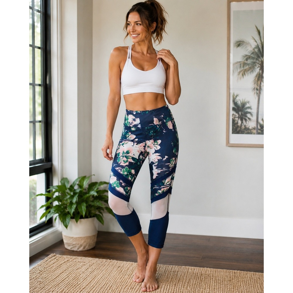 Daisy Fuentes Womens M Navy Floral Capri Workout Leggings NWT Stretch Fitness